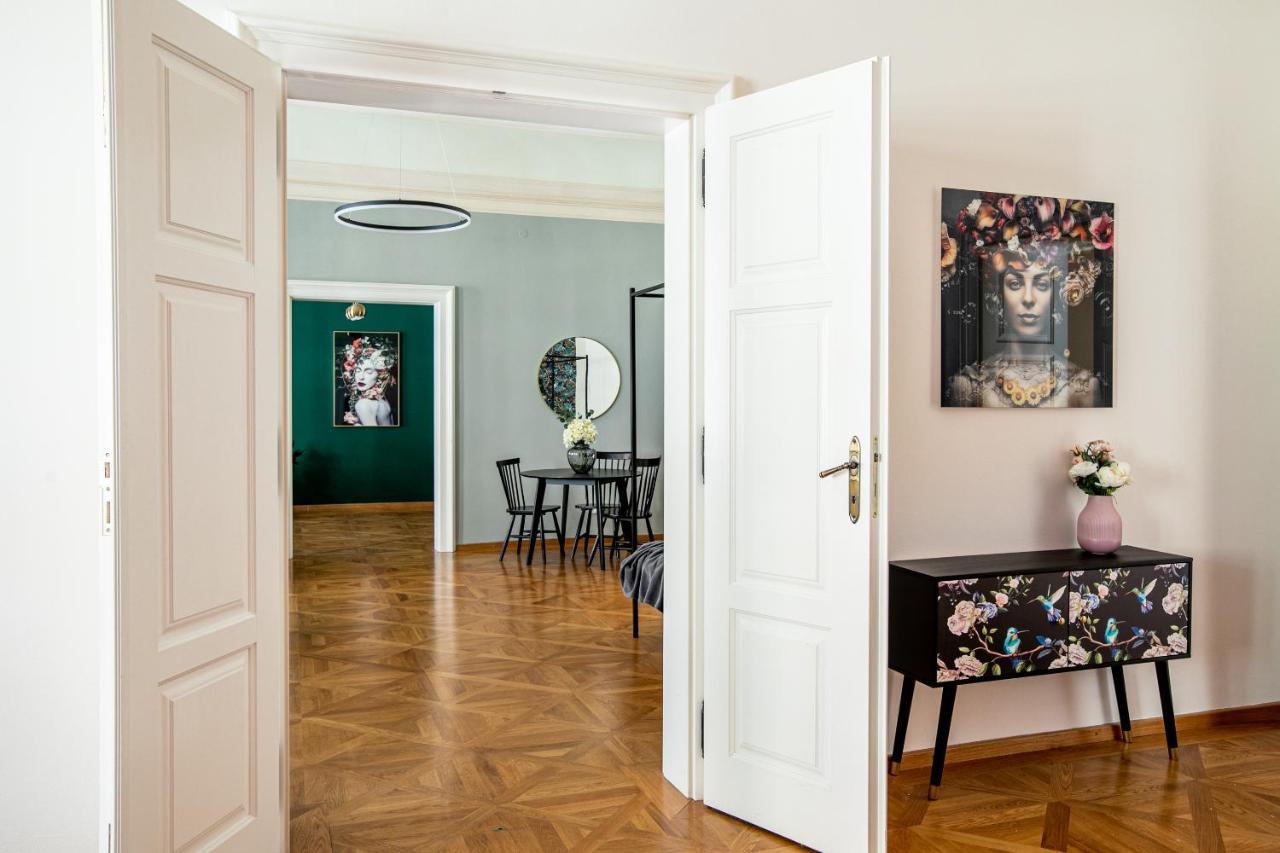 New Stylish 3 Suites Bedrooms Apt In Mala Strana - N2Nd Praga Exterior foto