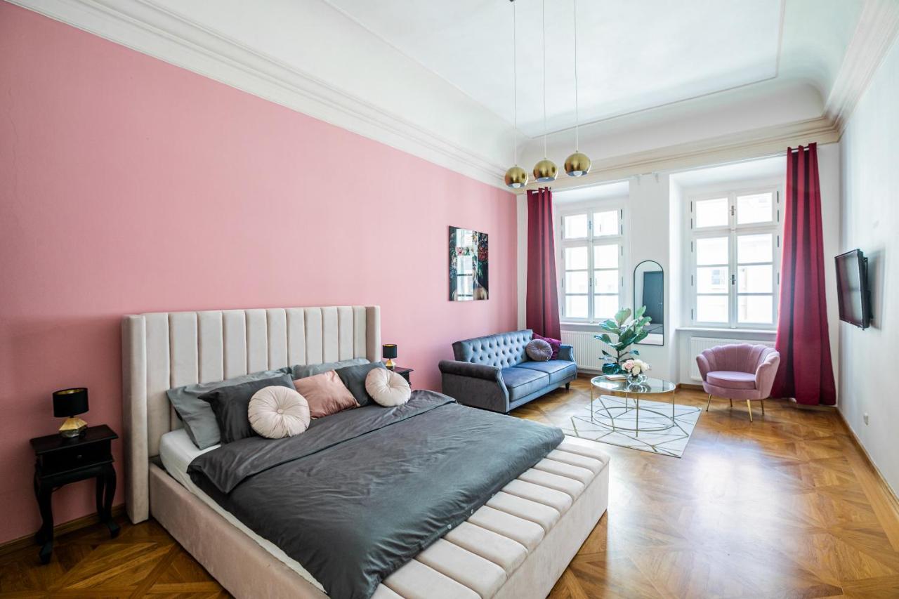 New Stylish 3 Suites Bedrooms Apt In Mala Strana - N2Nd Praga Exterior foto